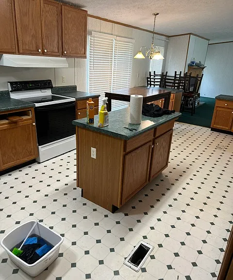 165 Skyway Ct — Photo 2