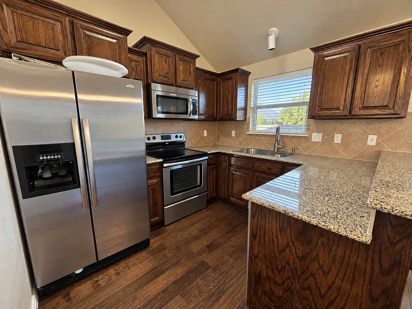 3 bed, 1253 sqft, $1,500 — Photo 4