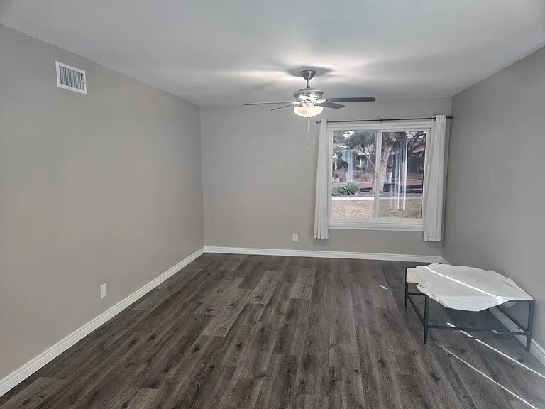 1454 Emerald St — Photo 10