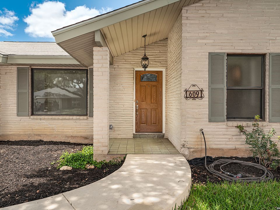 609 Moorside, Windcrest, TX 78239 | Zillow