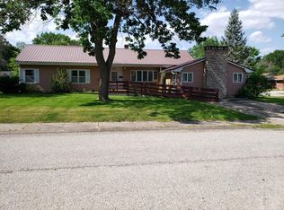 811 E Sheaffer Dr, Mount Pleasant, IA 52641