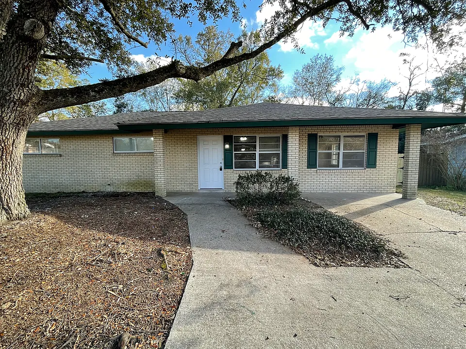 104 Gandy Cir