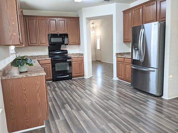 4th image of 1505 Big Thicket Dr