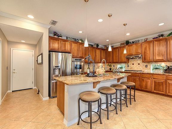 3rd image of 309 Cordero Ct