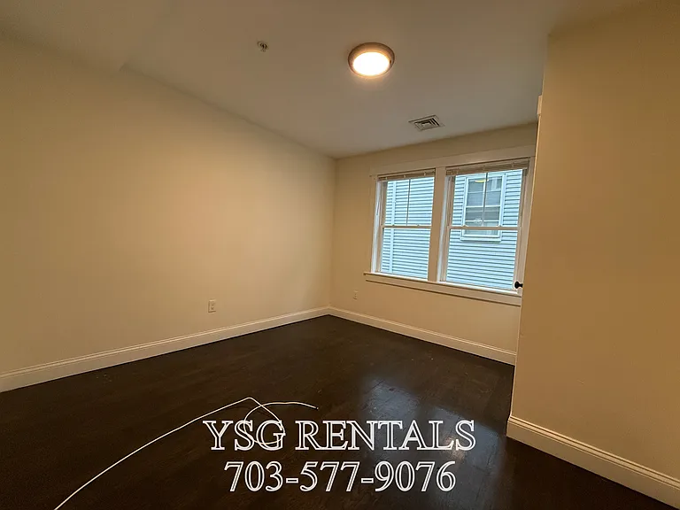 24 Sunset St #1 — Photo 12