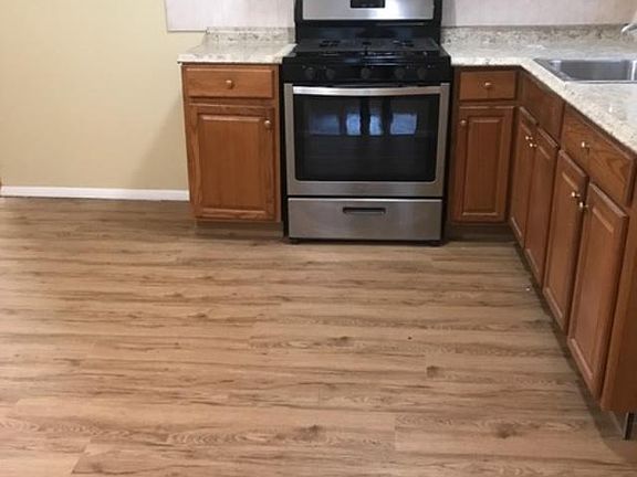 2nd image of 296 Maybury Ave