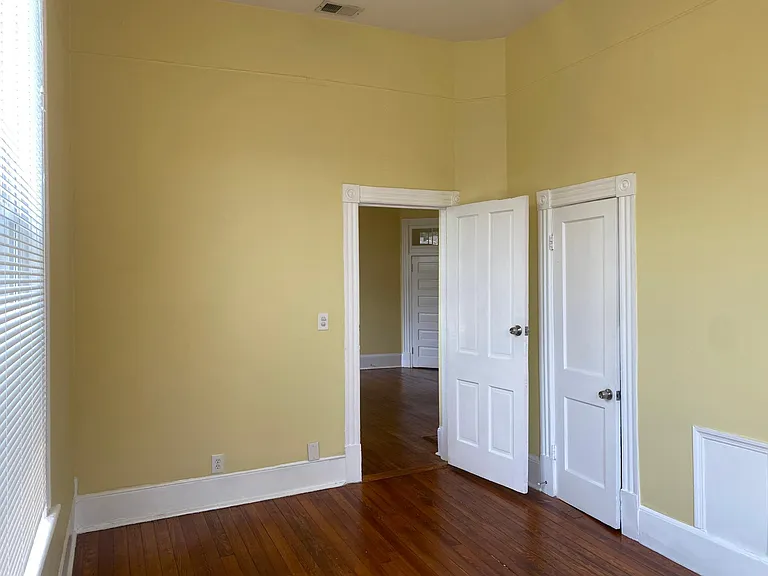 402 E Duffy St #2 — Photo 6