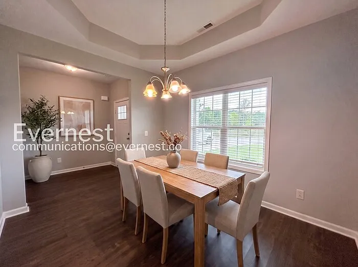 3 bed, 2.0 bath, 1705 sqft, $2,095 — Photo 4