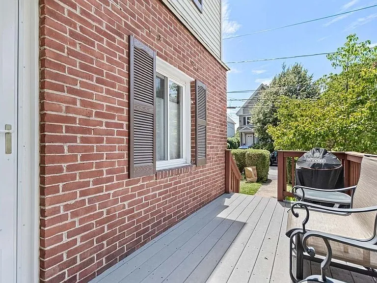 33 Court St — Photo 9