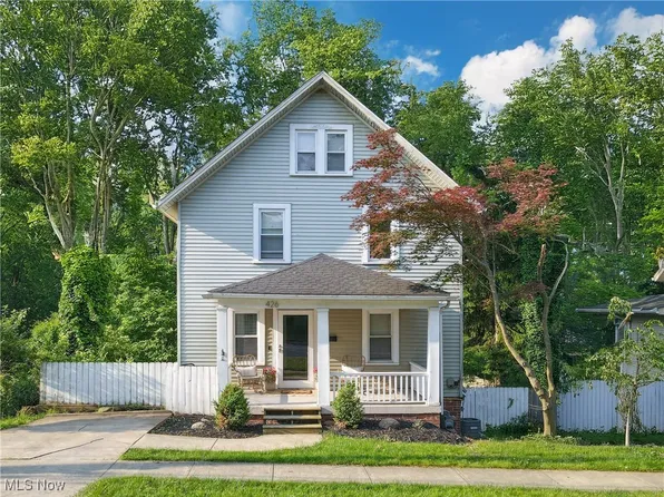 426 E Smith Rd, Medina, OH 44256