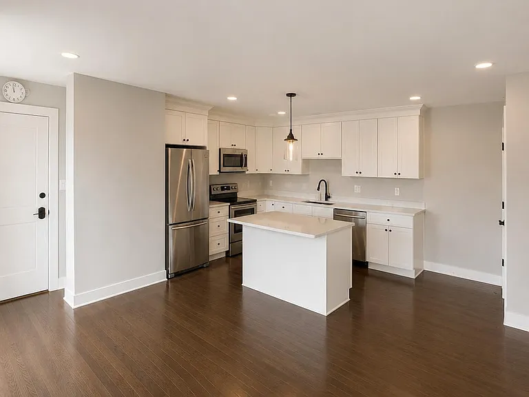 23 Tanner St #A3 — Photo 3