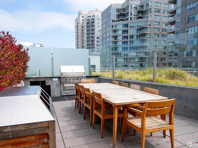 338 Main St #7G — Photo 30