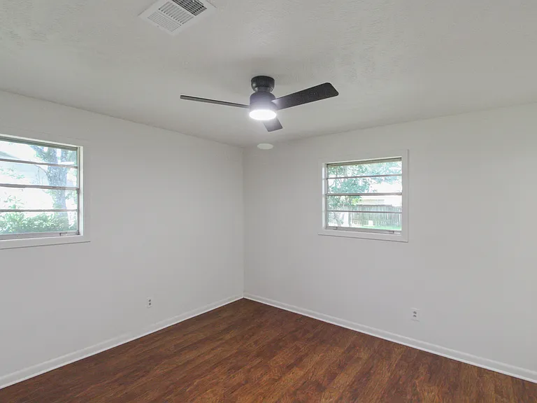 215 E Boyd St — Photo 4
