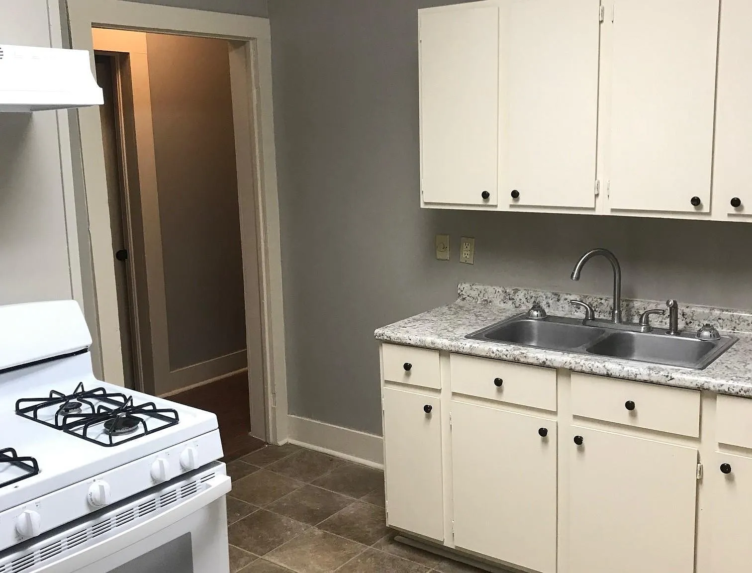 2 bed, 800 sqft, $825 — Photo 3