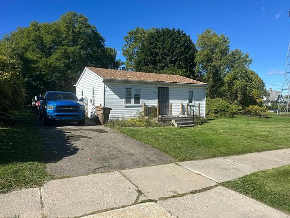 3rd image of 396 Highland Ave
