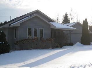 1025 W Maple St, Sturgeon Bay, WI 54235