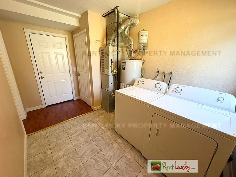 2516 S 284th St — Photo 30
