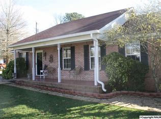 136 W Neely Rd, Hazel Green, AL 35750