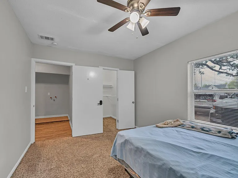 Meadowlink St — Photo 1