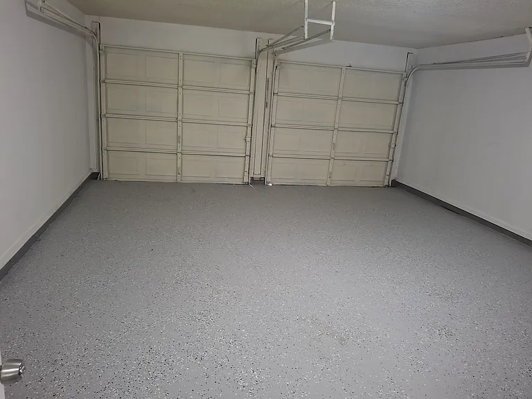 111 SE Coachman Dr — Photo 14