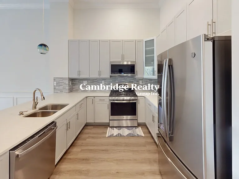 320 Middlesex Ave #T404 — Photo 2