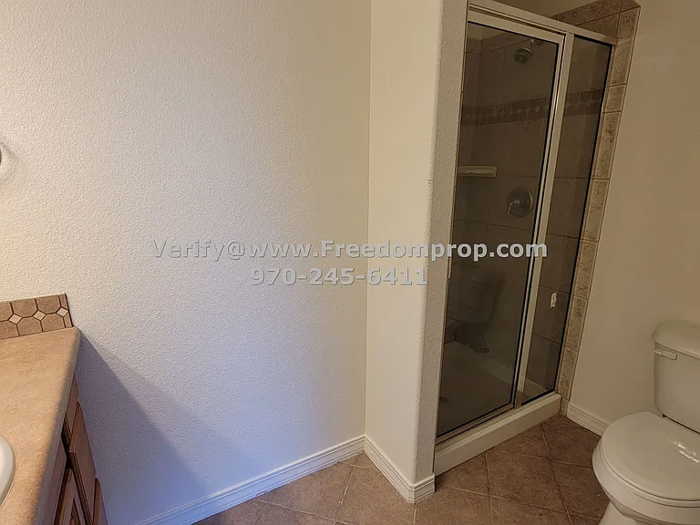 555 Garden Grove Ct — Photo 5