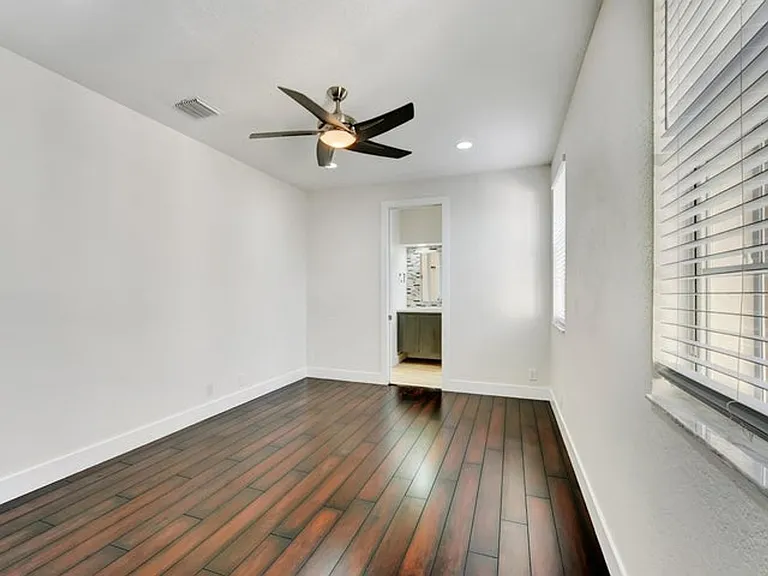 406 NW 25th Ave — Photo 11