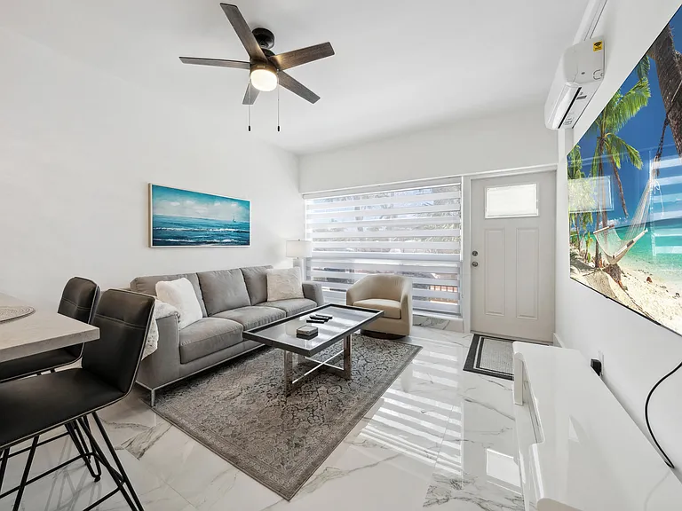 810 SE 22nd Ave #103 — Photo 9