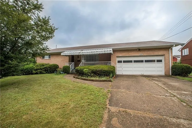 2369 Hospital Dr photo 1