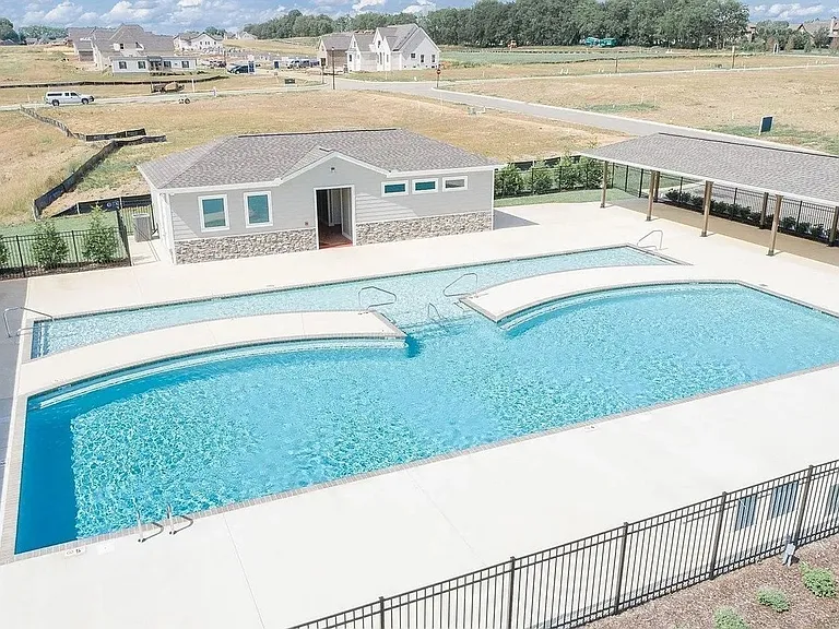 1674 Lantana Dr — Photo 3
