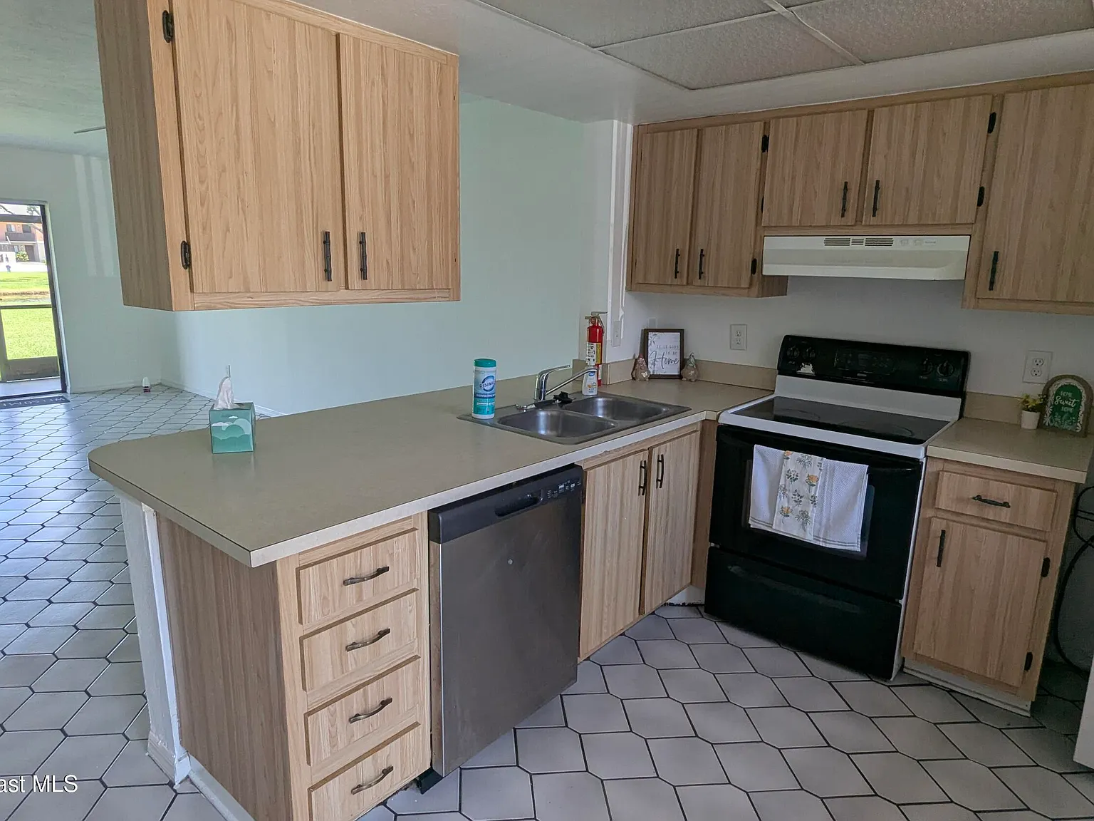 2 bed, 2.0 bath, 864 sqft, $1,450 — Photo 3
