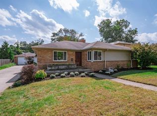 1926 Rockne Dr, South Bend, IN 46617