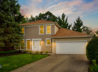 13 Crows Nest Ct, Grayslake, IL 60030