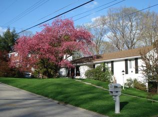 3524 Ridgewood Dr, Pittsburgh, PA 15235