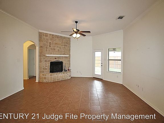 2nd image of 325 Glenview Dr