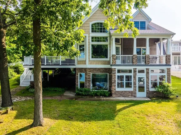 55 Lane 260a Crooked Lk, Angola, IN 46703