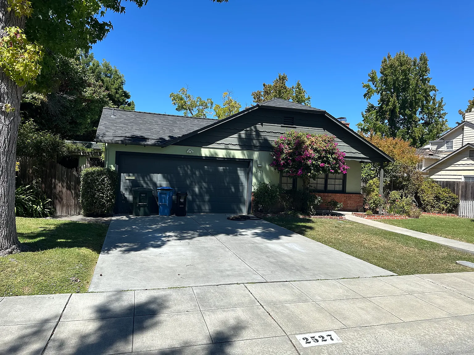 3 bed, 1.5 bath, 1526 sqft, $7,500 — Photo 2