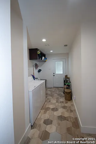 245 Calumet Pl — Photo 12