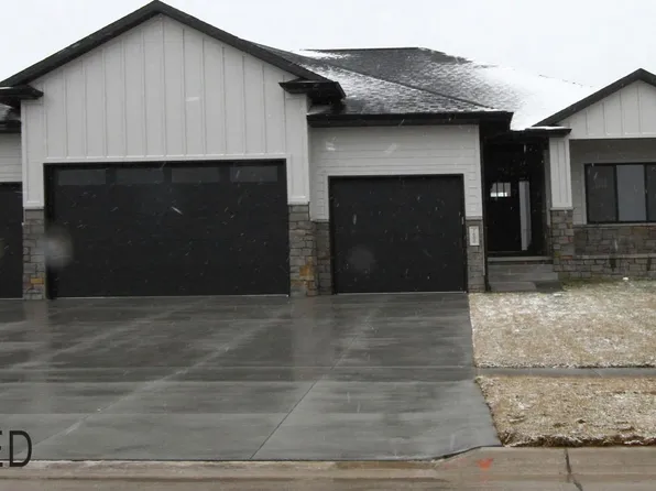 7646 Isidore Dr, Lincoln, NE 68516