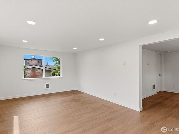3rd image of 4737 SE Foss Road
