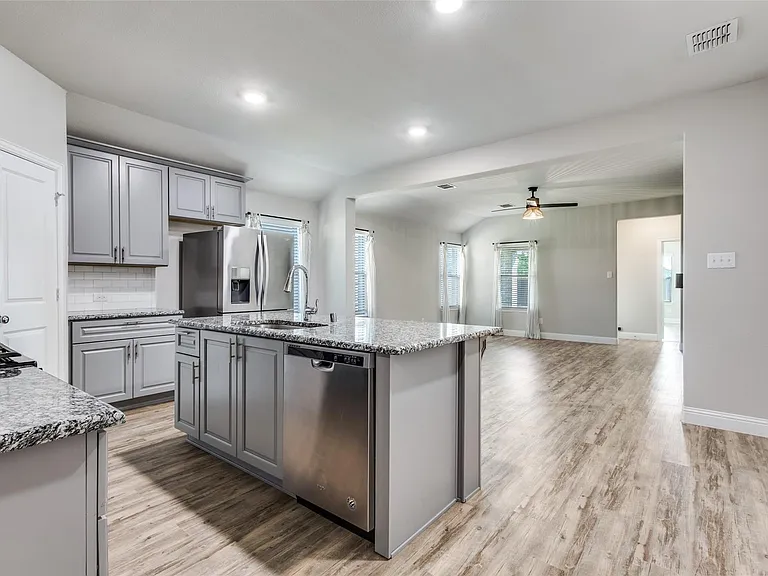 3725 Holley Ridge Way — Photo 8