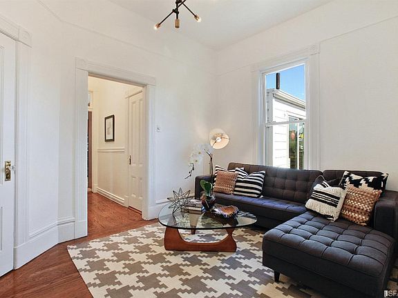 2nd image of 38A Sharon St