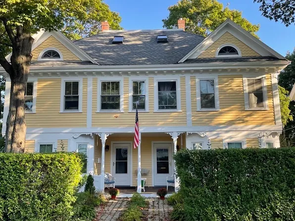 24 Desmond Ave Unit 1, Manchester, MA 01944
