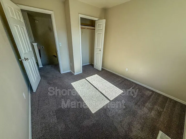 3420 N Oakstone Ave — Photo 26