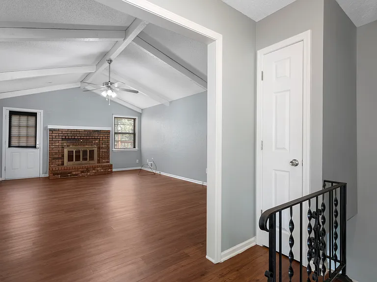 3513 NE Stanton St — Photo 6