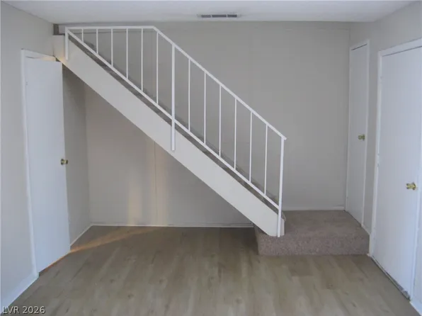 5052 Mountain Vista St, Las Vegas, NV 89120