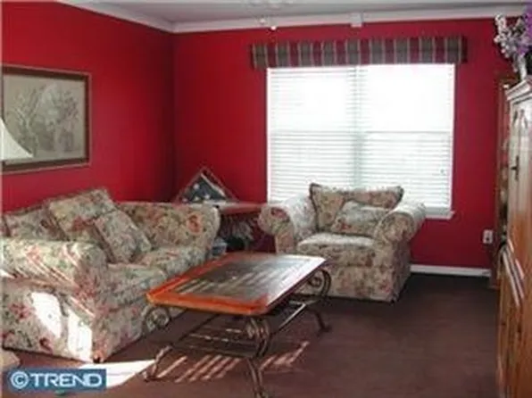 111 Anjou Ct, Telford, PA 18969