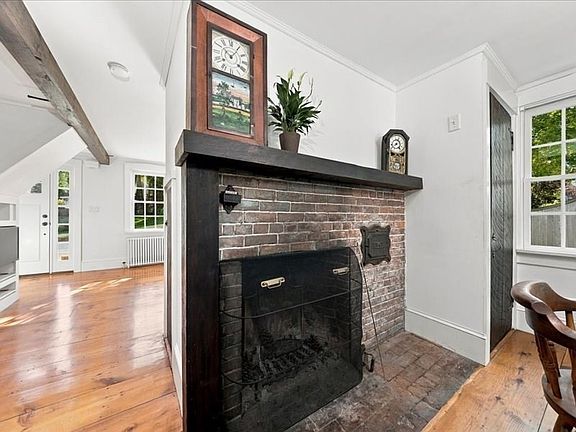 4th image of 14 Booth Hill Rd