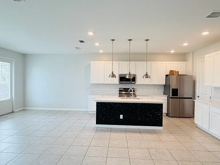 1838 Sanibel Dr — Photo 2