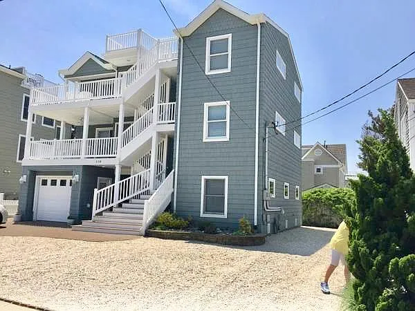 2 bed, 1.5 bath, 1100 sqft, $1,995 — Photo 3